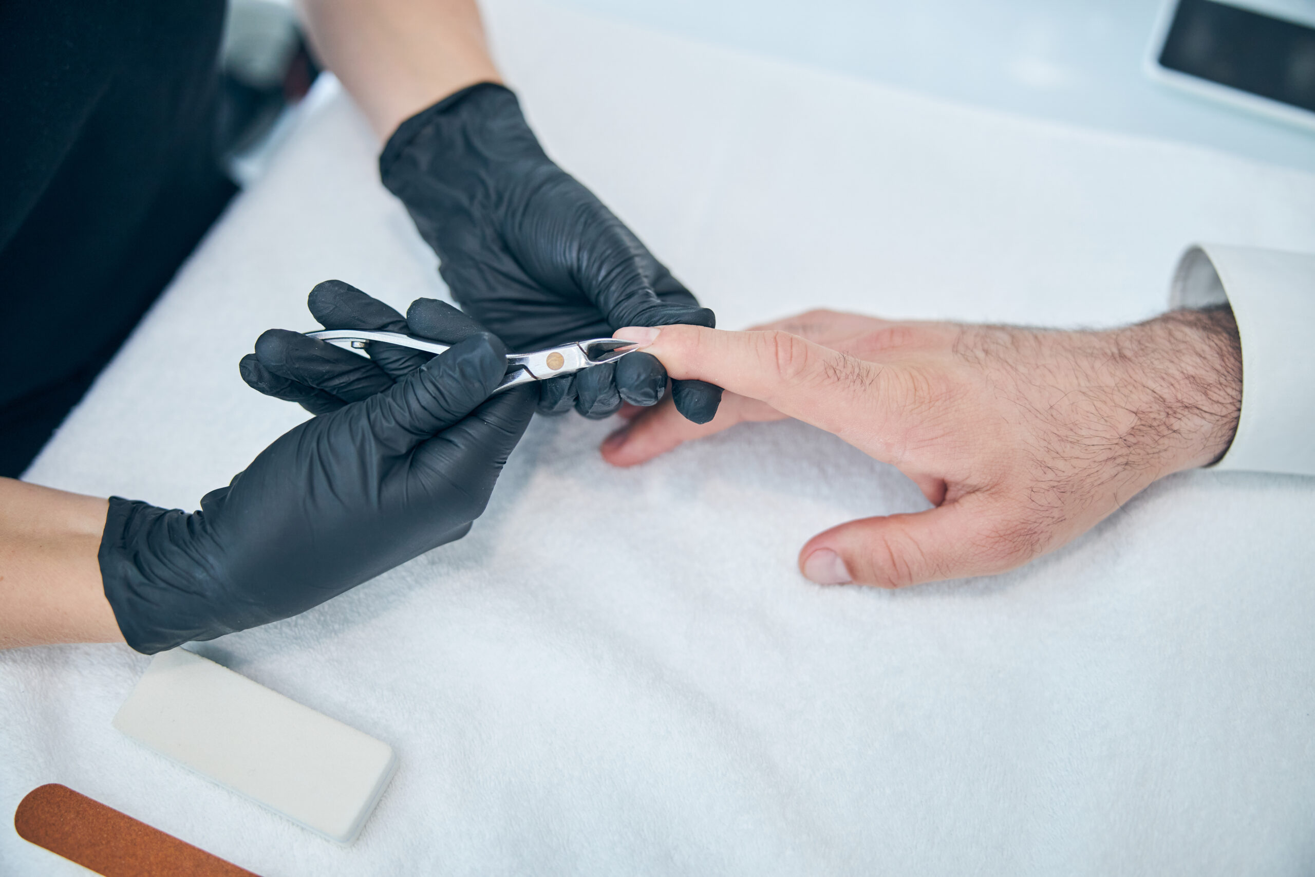 عناية الأظافر